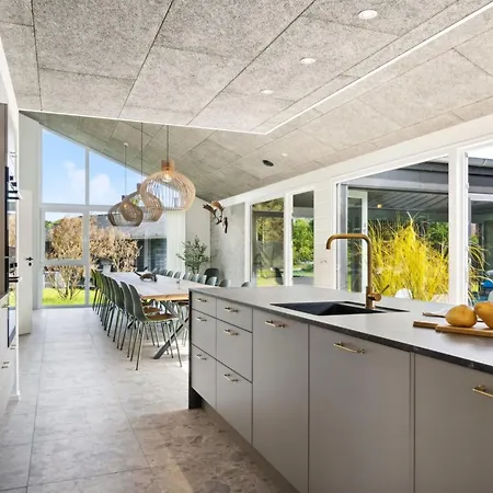 Hana - 800m From The Sea By Interhome